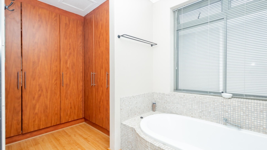 4 Bedroom Property for Sale in Sunset Beach Western Cape